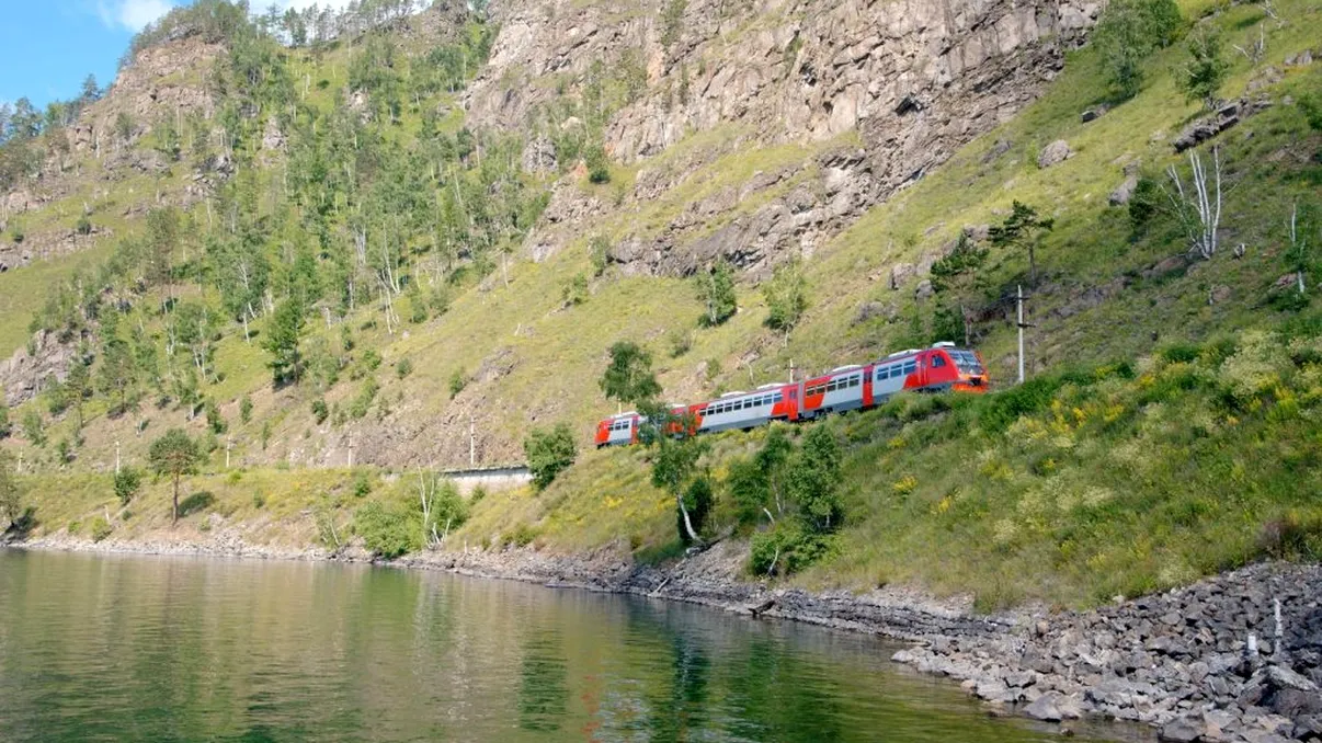 Cea mai lungă călătorie cu trenul din lume. Istoria drumului de mii de kilometri: desparte două continente şi e numit 