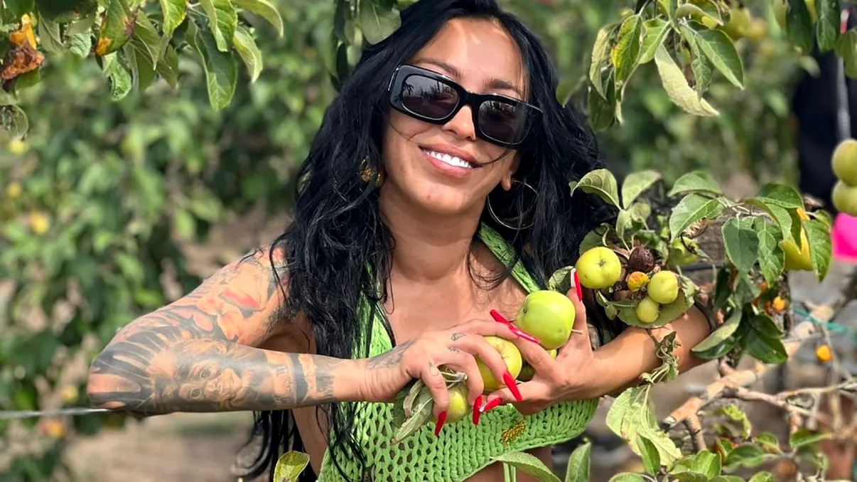 Ținuta în care Ruby a apărut la Antena 1 la oră de maximă audiență: „Vai de capul meu”! Colegii ei din emisiune, uimiți de ce a arătat artista la TV