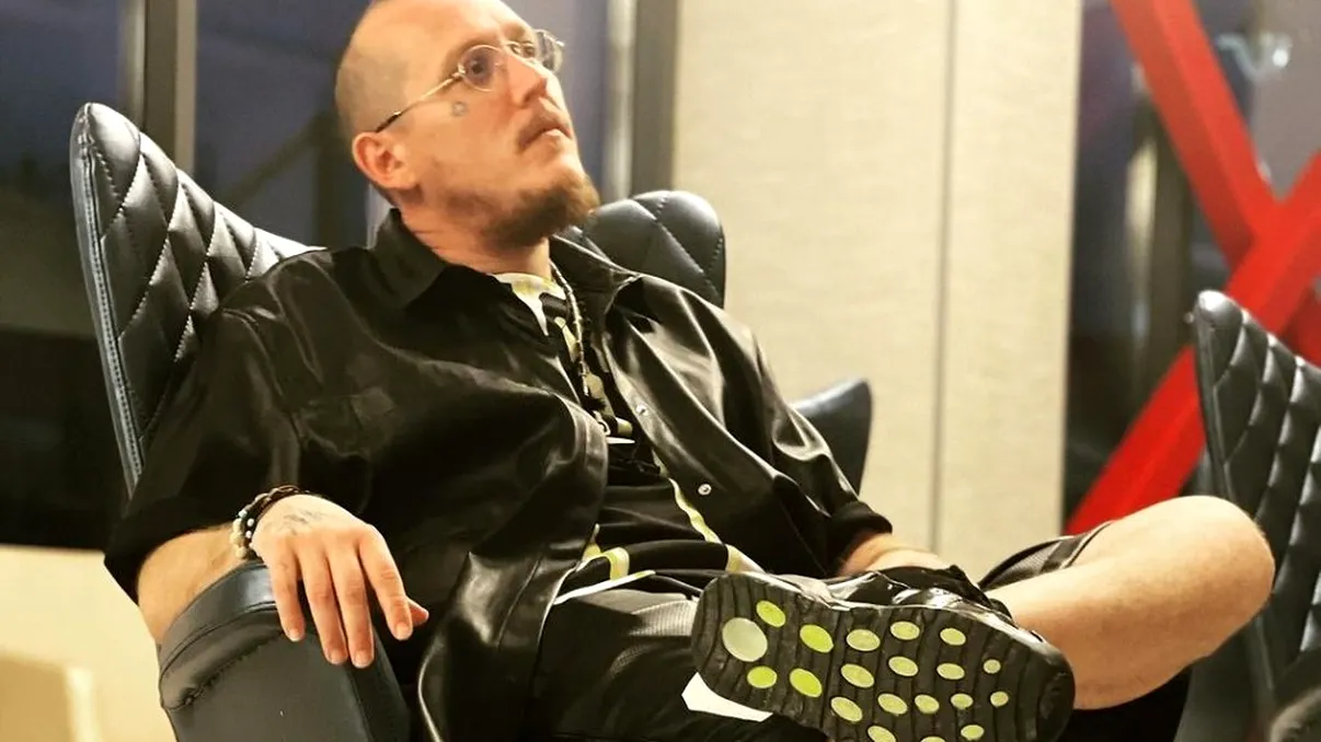 Suma uriașă cheltuită de soția lui What's Up pentru a deveni vedetă! Artistul a dat-o de gol în direct la PRO TV: „Îmi luam garsonieră de banii ăștia”