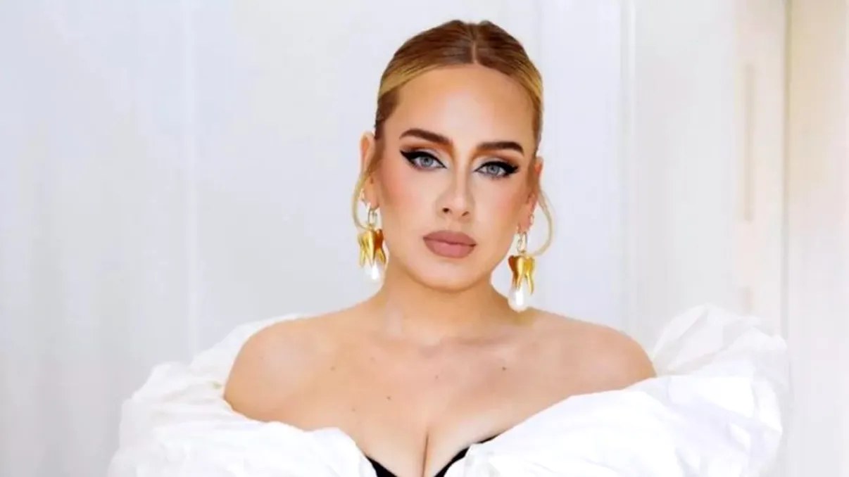 Cântăreața Adele a oprit un concert pentru a certa un spectator. Ce a enervat-o la culme pe artistă