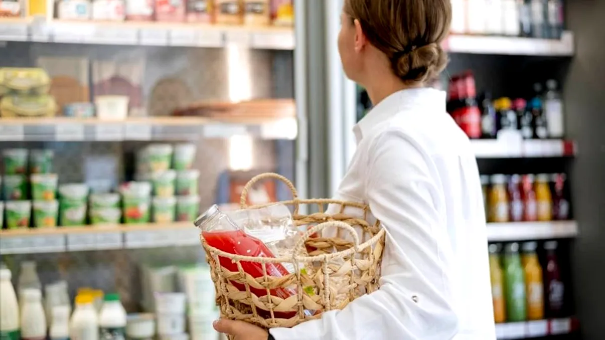 Detaliul de pe eticheta alimentelor pe care românii îl trec cu vederea. E foarte util, ce simbolizează acest cod