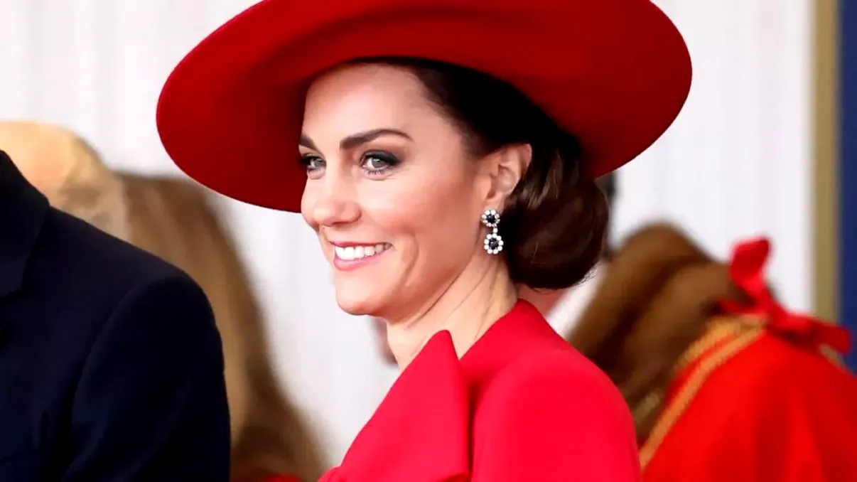 Kate Middleton, lecție de eleganță la parada „Trooping the Colour”. Rochia Prințesei a fost intens fotografiată FOTO