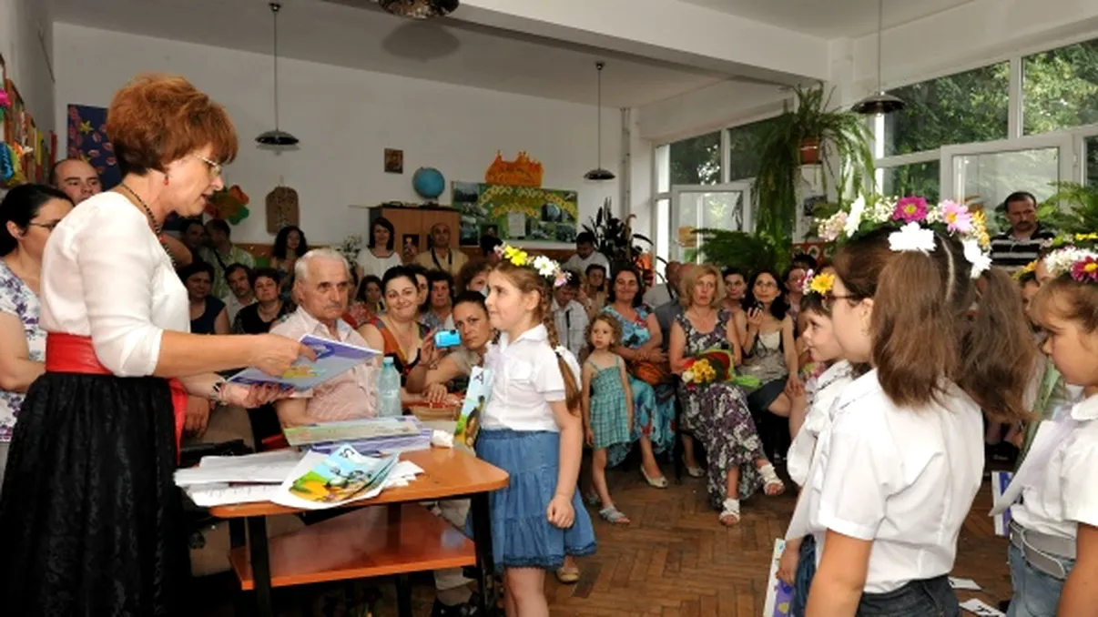 Ce nu au voie să facă părinții la serbarea de sfârșit de an școlar sau la premiere. Este interzis de lege