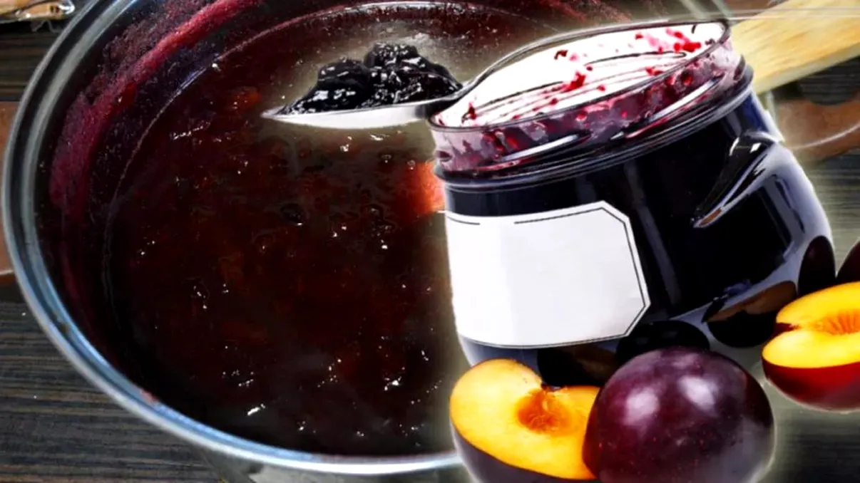 Ce să adaugi în gemul de prune la final, ca să iasă mai gustos. Secretul gospodinelor din Moldova care îl transformă într-un adevărat deliciu