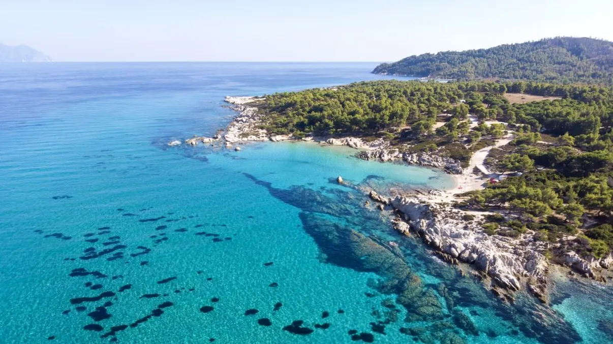 Cât costă o vacanță de 9 zile în Grecia. Cât au plătit doi români pentru un sejur la un hotel de 3 stele