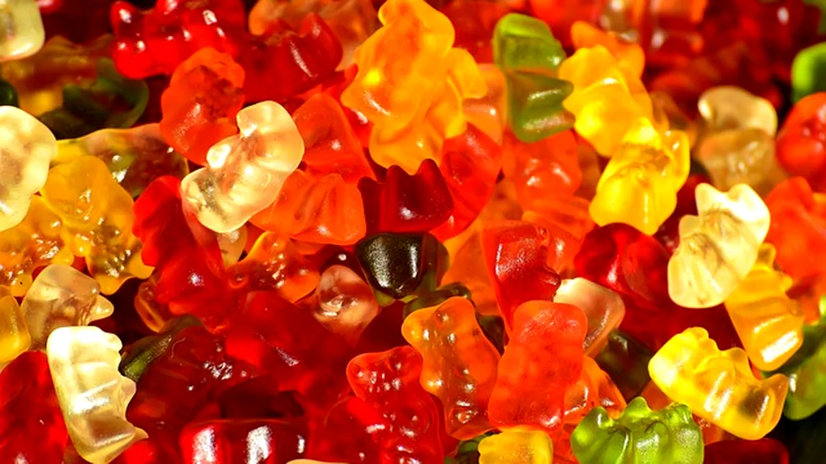 Drajeurile cu nicotină, noul trend foarte periculos în rândul tinerilor. Sunt echivalentul a 60 de țigări și pot avea consecințe grave asupra sănătății