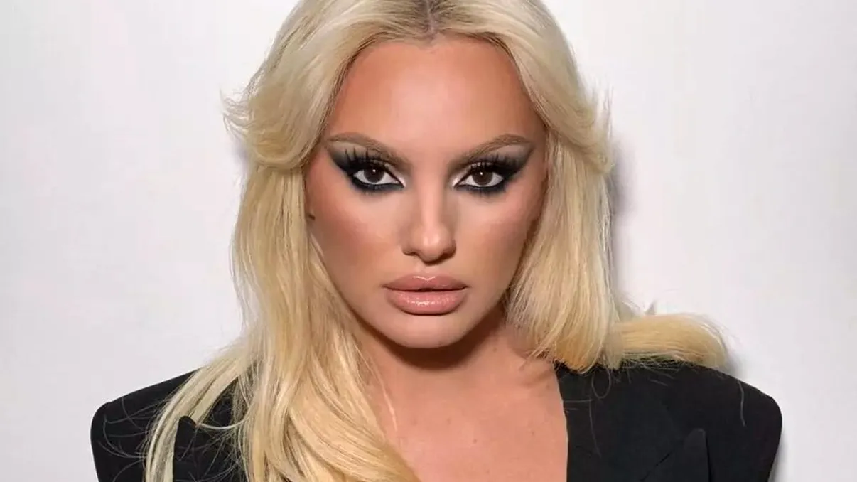 Alexandra Stan, provocatoare pe malul mării. Ipostaza artistei i-a încântat pe fani, până și Inna a comentat: “Ceva fin” VIDEO