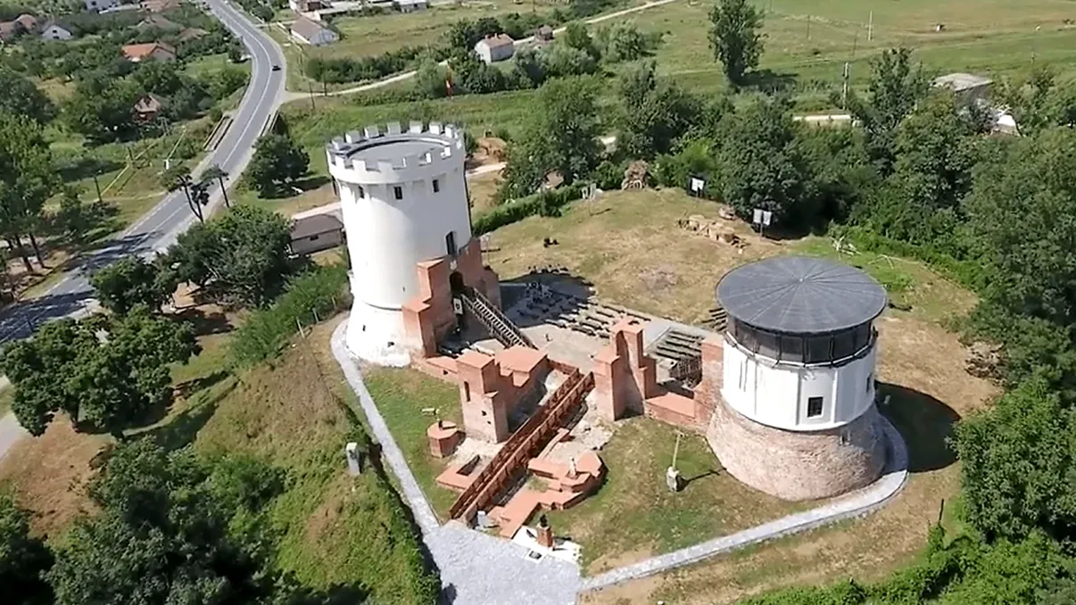 Cetatea superbă din România cu multe tuneluri subterane. Puțini români au auzit de acest loc încărcat de istorie