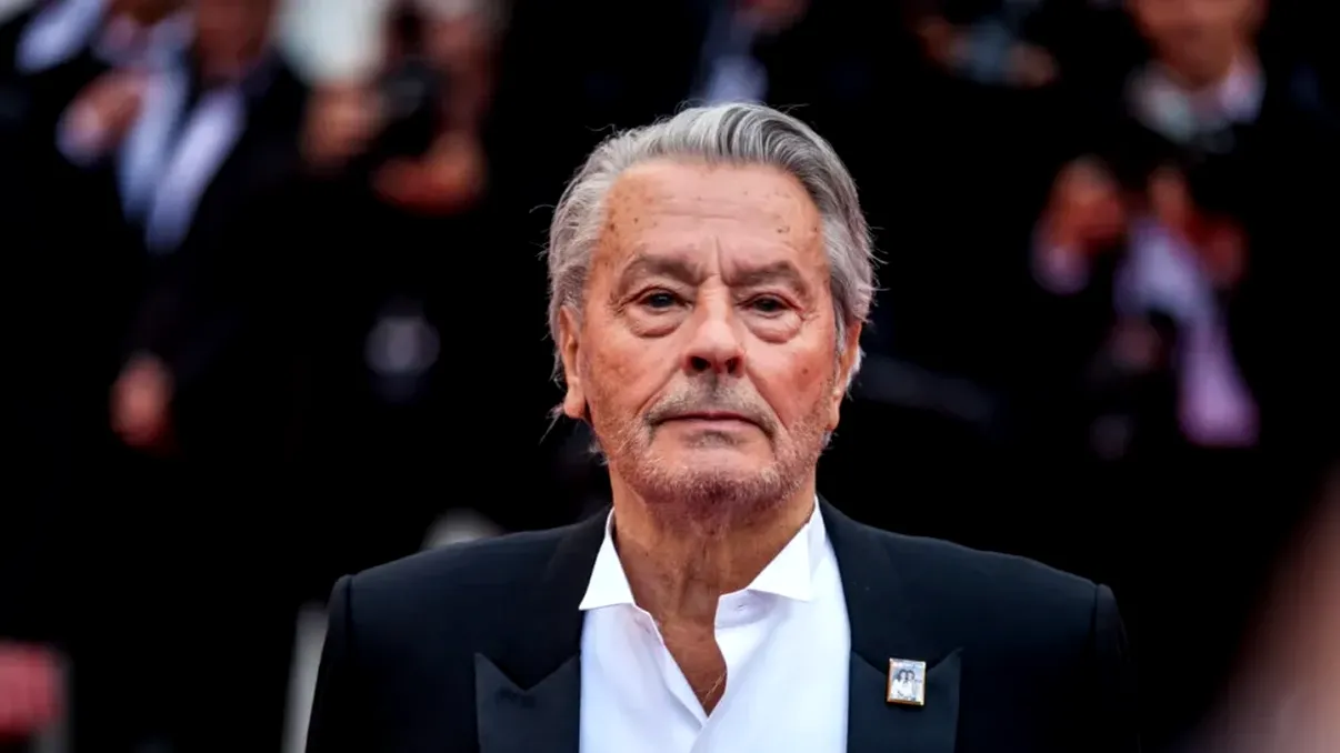 Chipul lui Alain Delon, ‘furat’ pentru o înșelătorie de proporții: “Dacă urmăriţi acest videoclip, înseamnă că sunt deja mort”