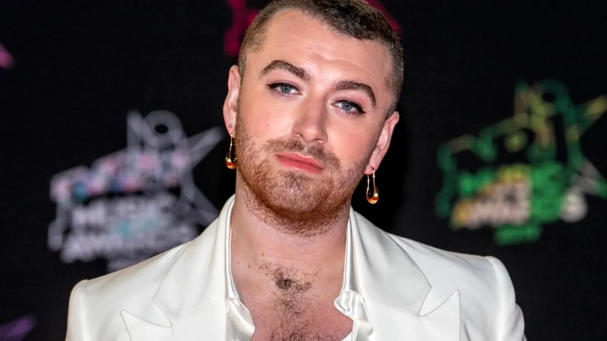 Cine e Sam Smith, artistul care a scandalizat-o pe Dana Budeanu. Cum arăta înainte să poarte rochii și tocuri FOTO