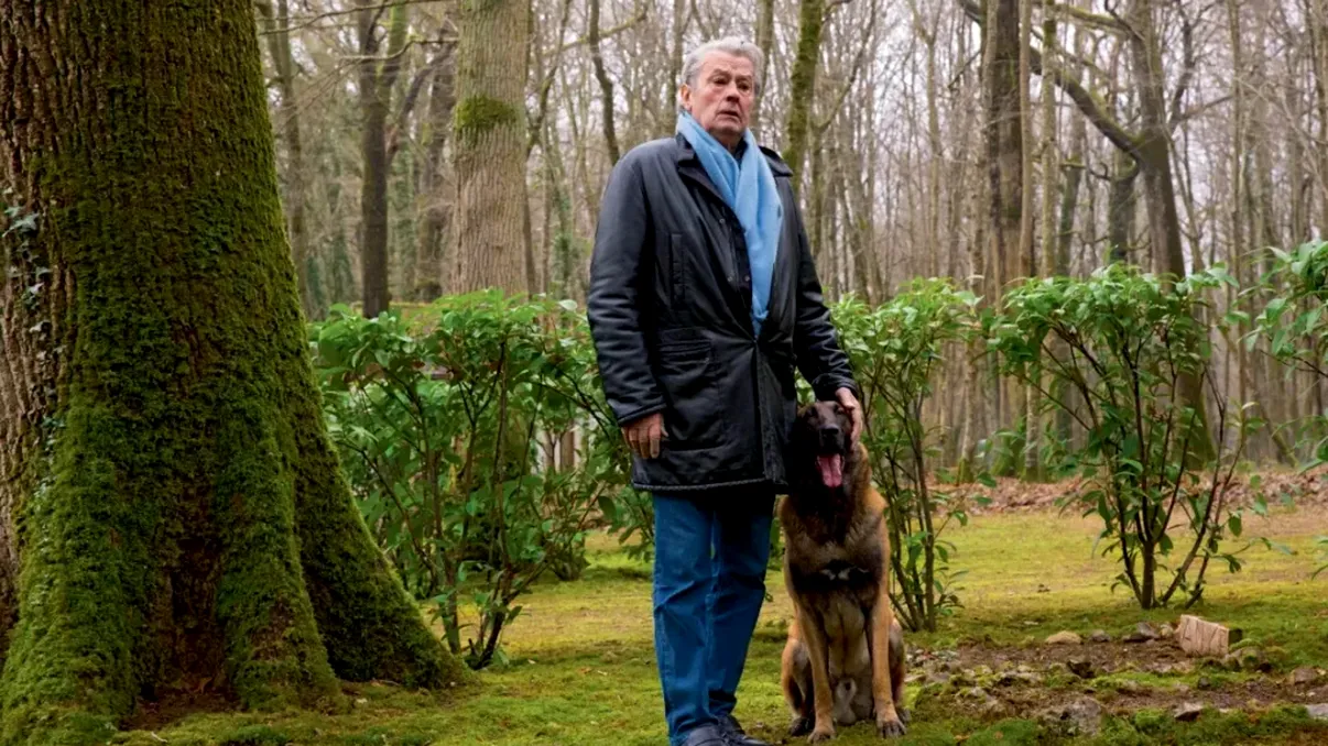 Cum arată casa lui Alain Delon din Franța. Vila de pe Valea Loarei are o priveliște superbă