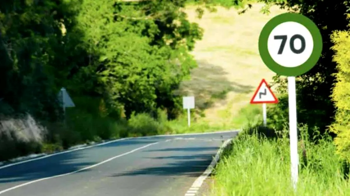 Noul indicator de pe șosele care îi încurcă pe șoferi. Ce trebuie să faci când vezi acest semn de circulație cu cerc verde