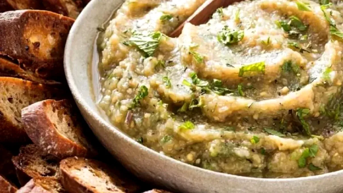 De ce nu e bine să folosești ulei de floarea-soarelui în salata de vinete. Greșeala pe care o fac toate gospodinele, ce ulei e bine să pui
