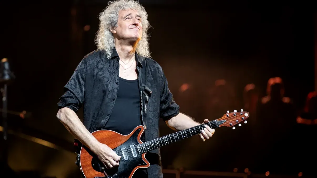 Brian May a suferit un atac cerebral. Chitaristul trupei Queen a rămas cu schele grave