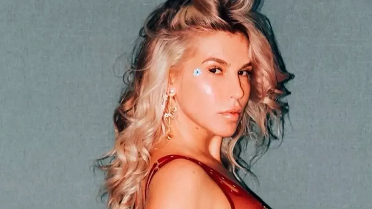 Corina Bud, apariție incendiară la un concert. Fanii artistei au fost uluiți, cum a putut să apară pe scenă