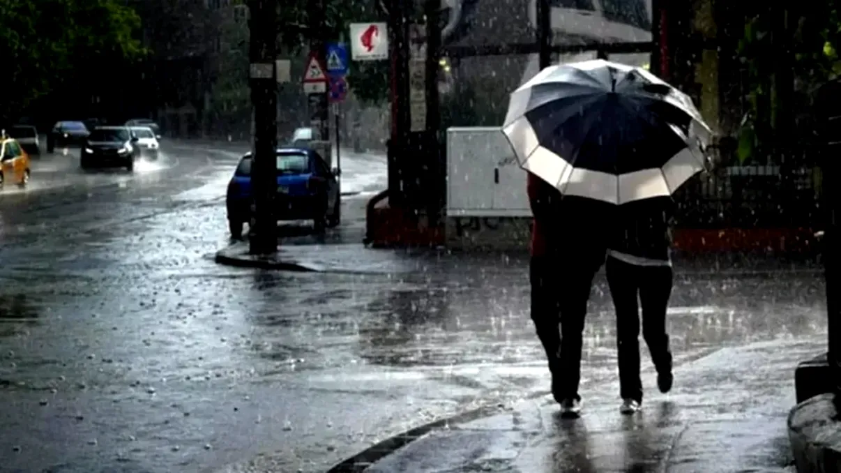 Ploi și vijelii puternice în aproape toată țara. ANM a emis alerta. Capitala, sub avertizare meteo de furtuni