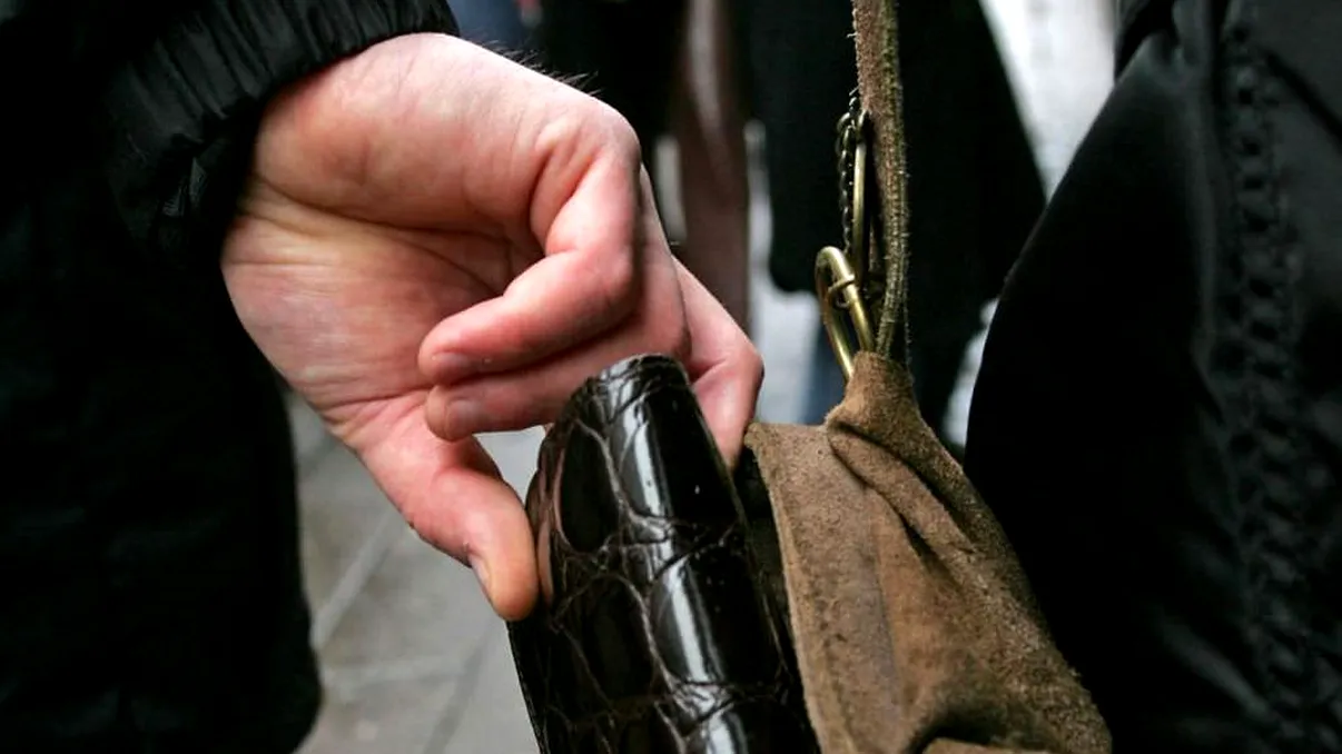 Top 5 orașe din România care au devenit paradisul hoților de buzunare. Trebuie să fii foarte atent, poți rămâne imediat fără bani