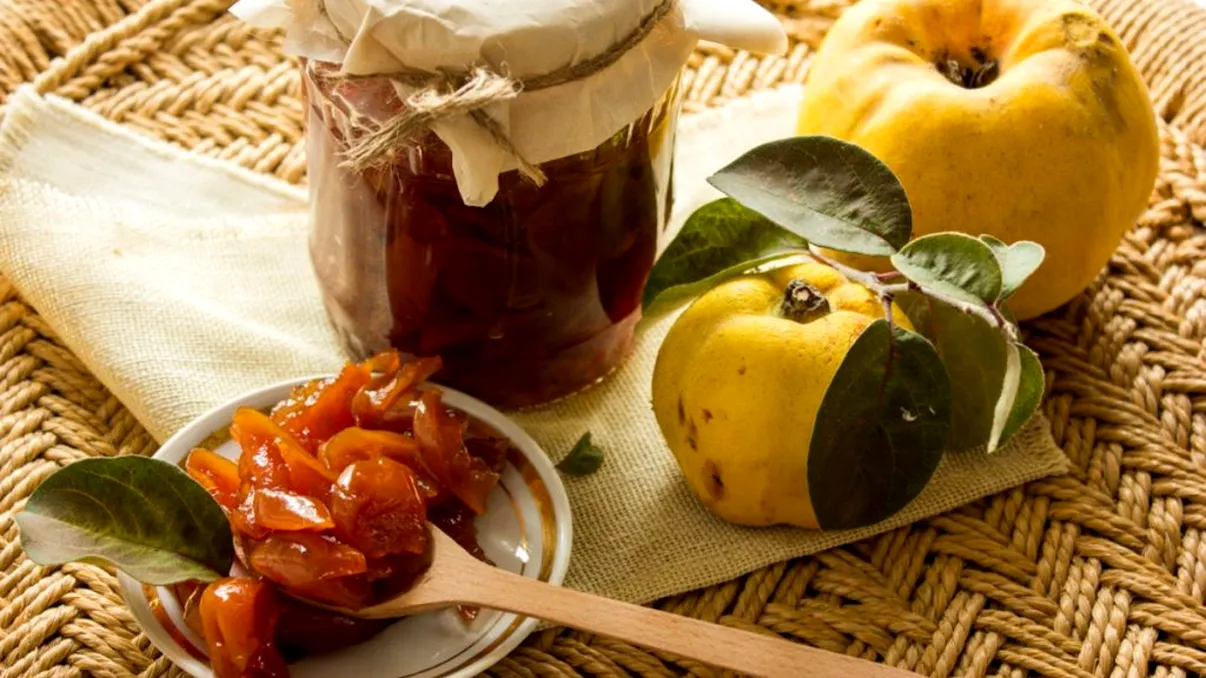 Ce să pui în loc de zahăr în gemul de gutui. Trucul gospodinelor din Moldova, asta îi va da savoare