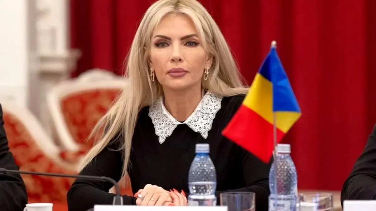 Cine este și ce studii are Laura Vicol. A terminat Dreptul la privat, s-a remarcat ca avocată a unor lideri din lumea interlopă și este nașa Roxanei Vancea