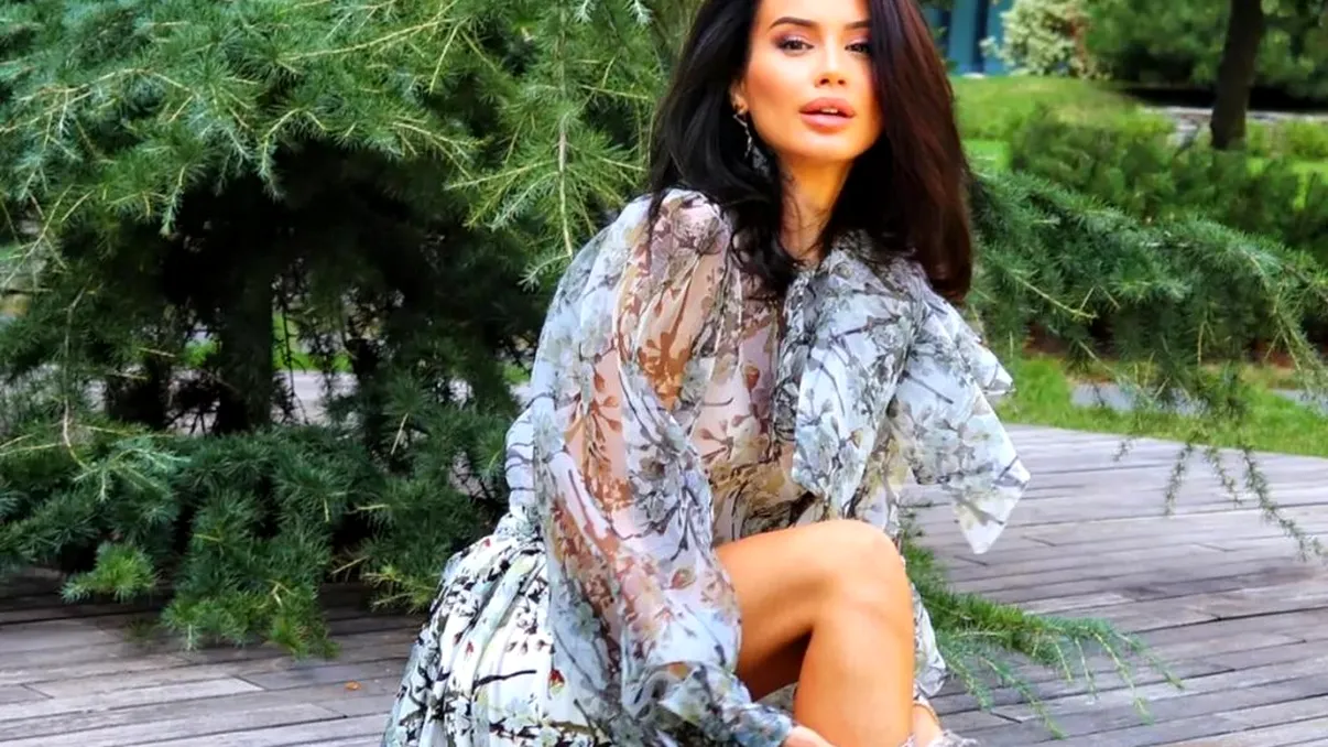 Geanina Ilieș, ravisantă la nunta Monicăi Bîrlădeanu. Vedeta a cucerit toate privirile domnilor cu o rochie sclipitoare și decoltată