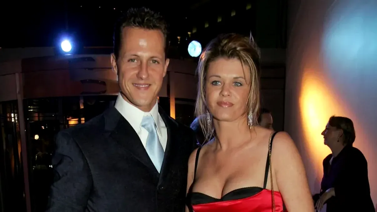 Michael Schumacher ar putea să aibă o a doua apariție publică după nunta fiicei sale. Noi detalii despre cum comunică fostul pilot cu familia sa