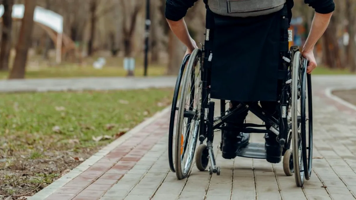 Motivul pentru care un tânăr de 27 de ani a paralizat peste noapte. A ajuns de urgență la spital, ce i-au spus medicii