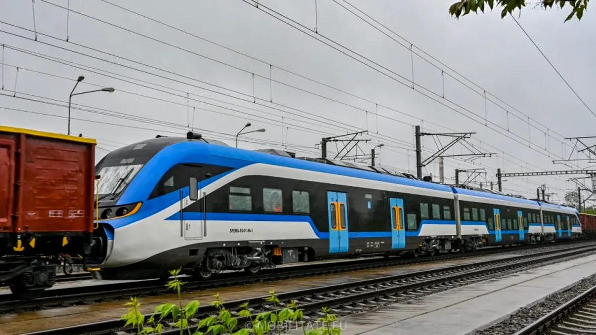 Primul tren electric chinezesc a fost lansat. Va circula prin România, la Gara din Predeal