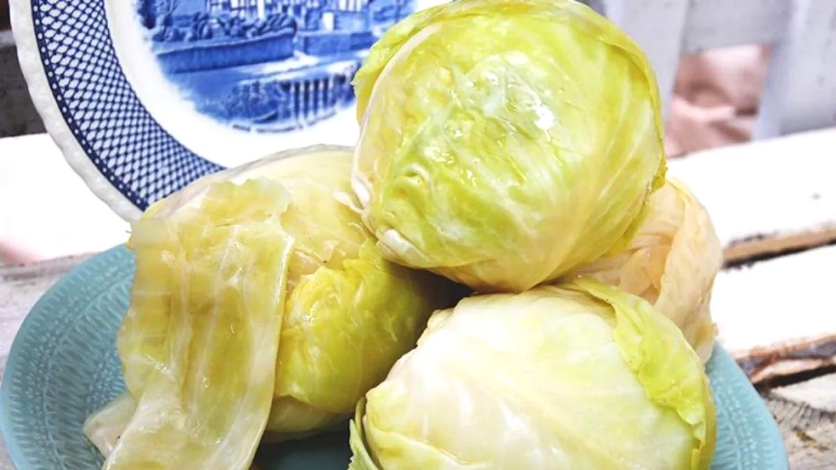 Proporția corectă de apă și sare pentru varza murată. Așa va ieși perfectă și nu vei da greș niciodată