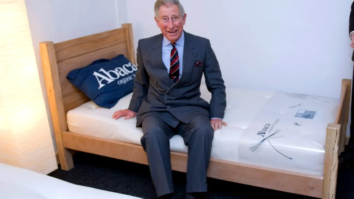 Obiceiul neobișnuit de dormit al Regelui Charles, dezvăluit de sora Camilei. Ce nu suportă monarhul