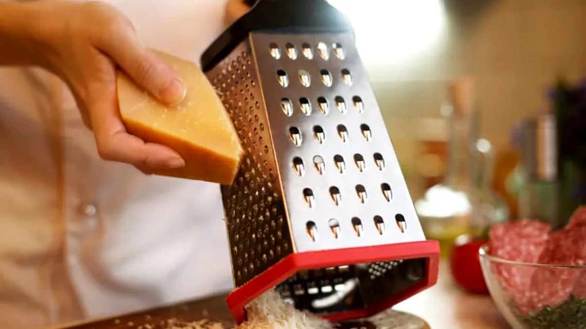 La ce folosește fiecare față a răzătorii. Majoritatea facem această greșeală