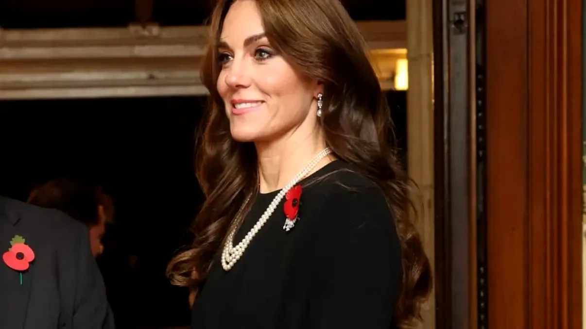 Motivul sinistru pentru care Kate Middleton ține mereu haine de doliu în mașină. Puțini s-ar fi gândit la asta