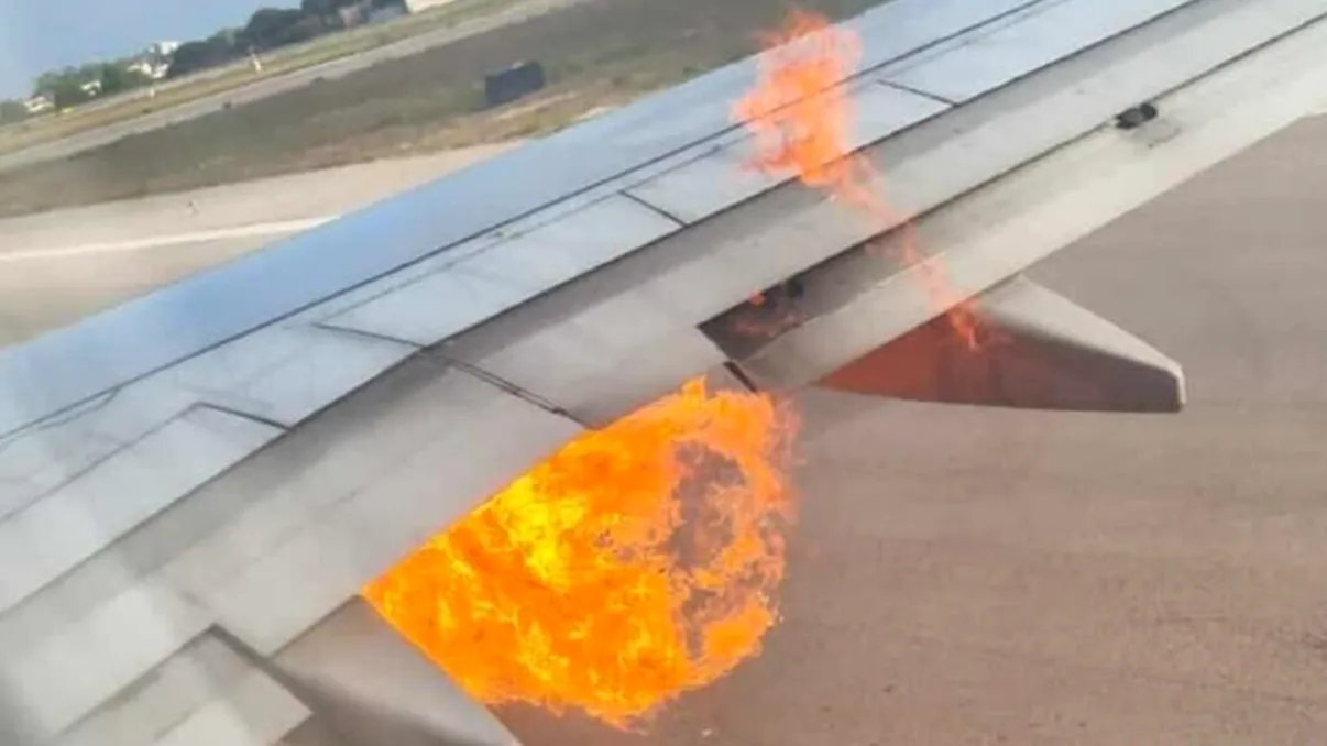 Incident la Aeroportul Fiumicino din Italia. Un avion a luat foc înainte de decolare