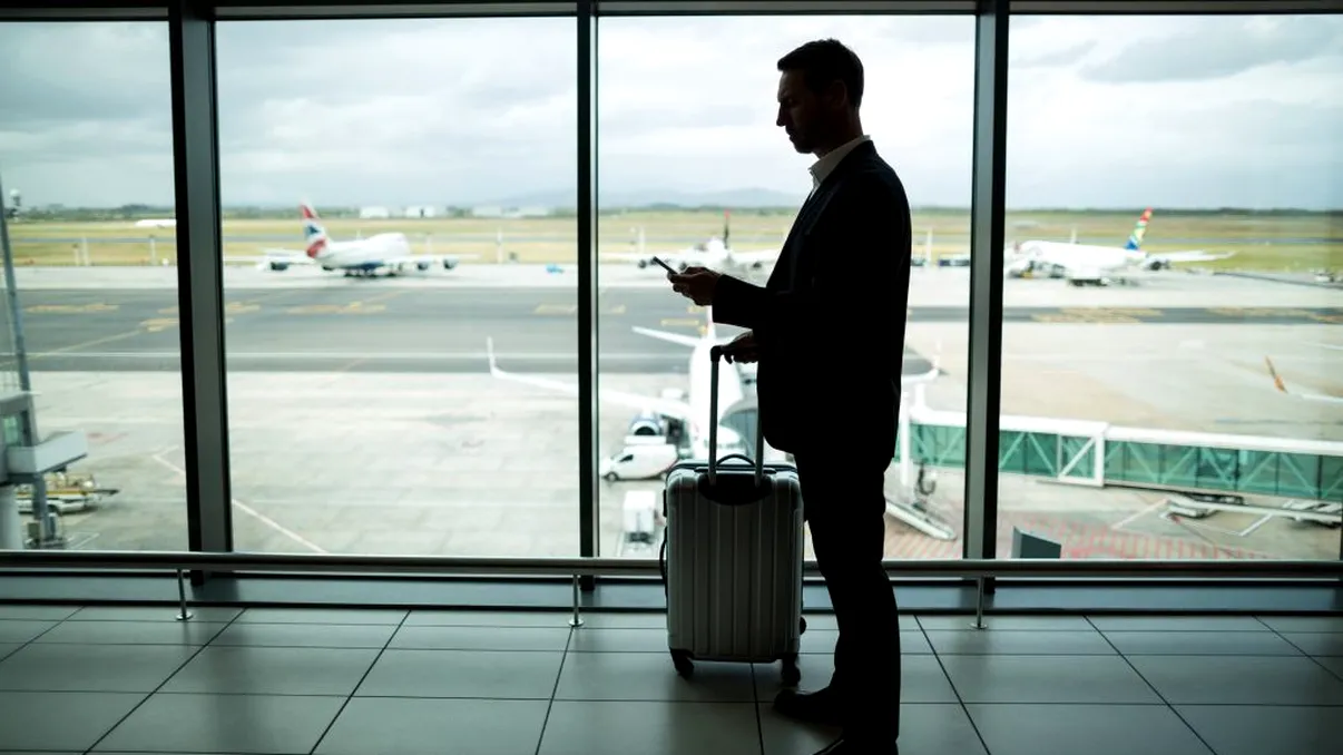 Un bărbat care a zburat cu 170 de companii aeriene dezvăluie metoda puțin cunoscută de a evita anulările de zbor