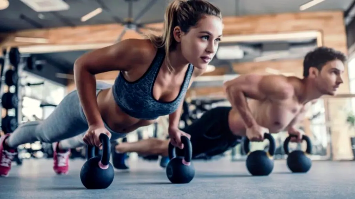 Cea mai bună oră la care să mergi la sala de fitness. Când ar trebui românii să facă sport, de fapt