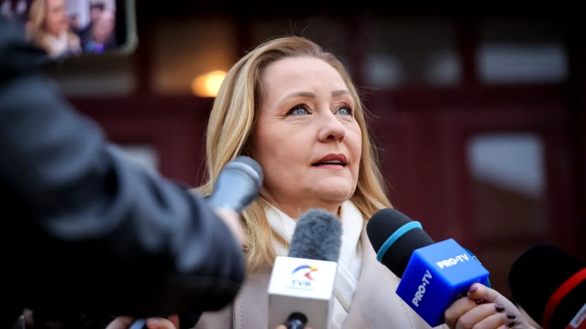 Ce ținută a purtat Elena Lasconi în ziua alegerilor parlamentare 2024. Cum și-a făcut prezența la urne