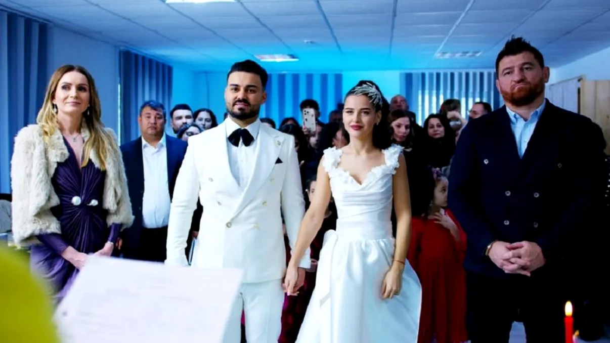 Cum s-a îmbrăcat nașa Georgiana Moroșanu la nunta lui Jador. Soția lui Cătălin Moroșanu a strălucit, cum arată rochia