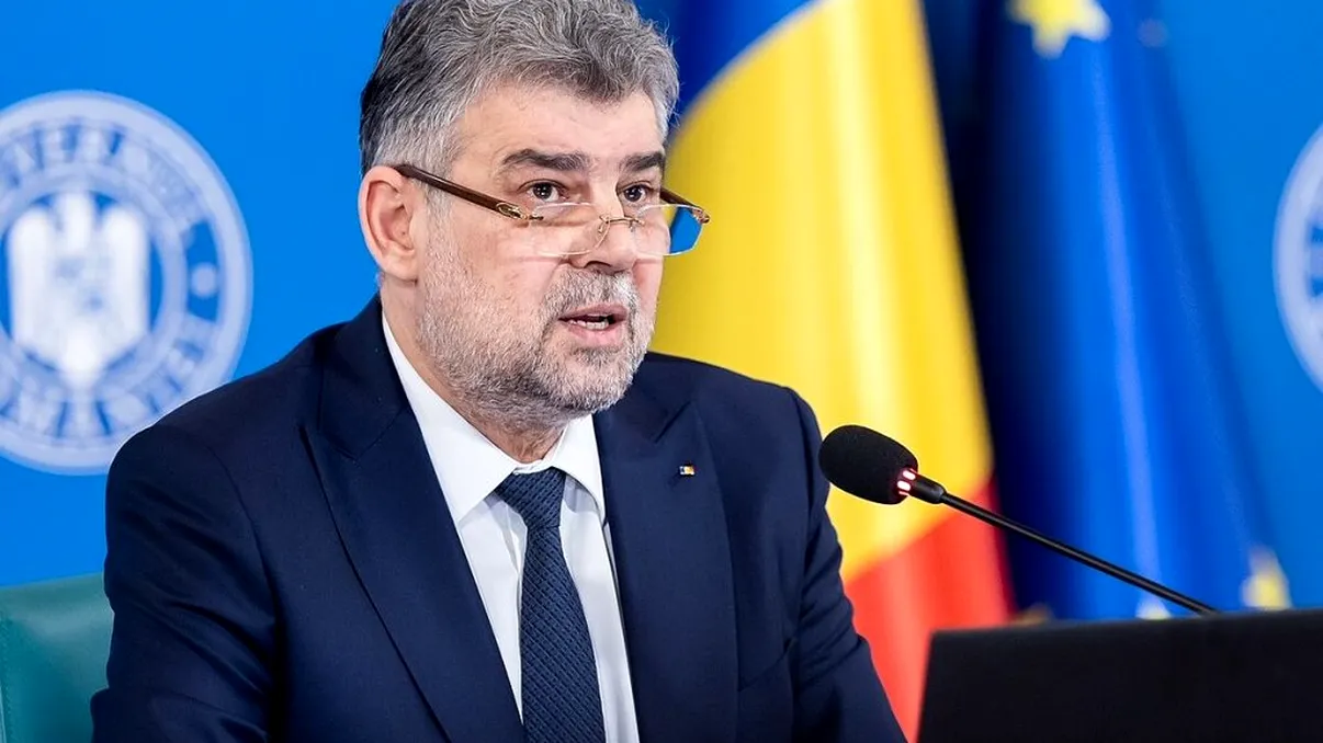 Gafa făcută de Marcel Ciolacu pe internet. Premierul şi-a salvat pisica din copac, dar un detaliu deranjant a ieşit la suprafaţă. Foto