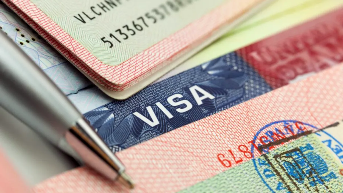 Din ce dată se scot vizele pentru SUA. Românii vor putea călători în America doar cu pașaportul, din primăvară