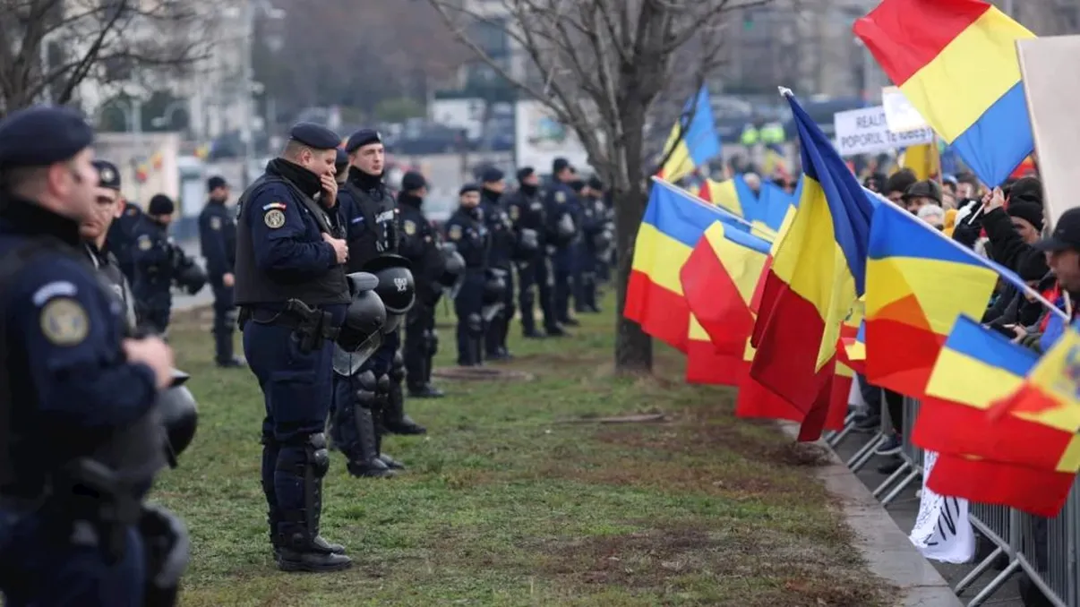 Doi jurnaliști de la B1 TV, agresați de manifestanții de la protestul AUR: ”Am fost lovit, împins, unul m-a lovit în coaste!”