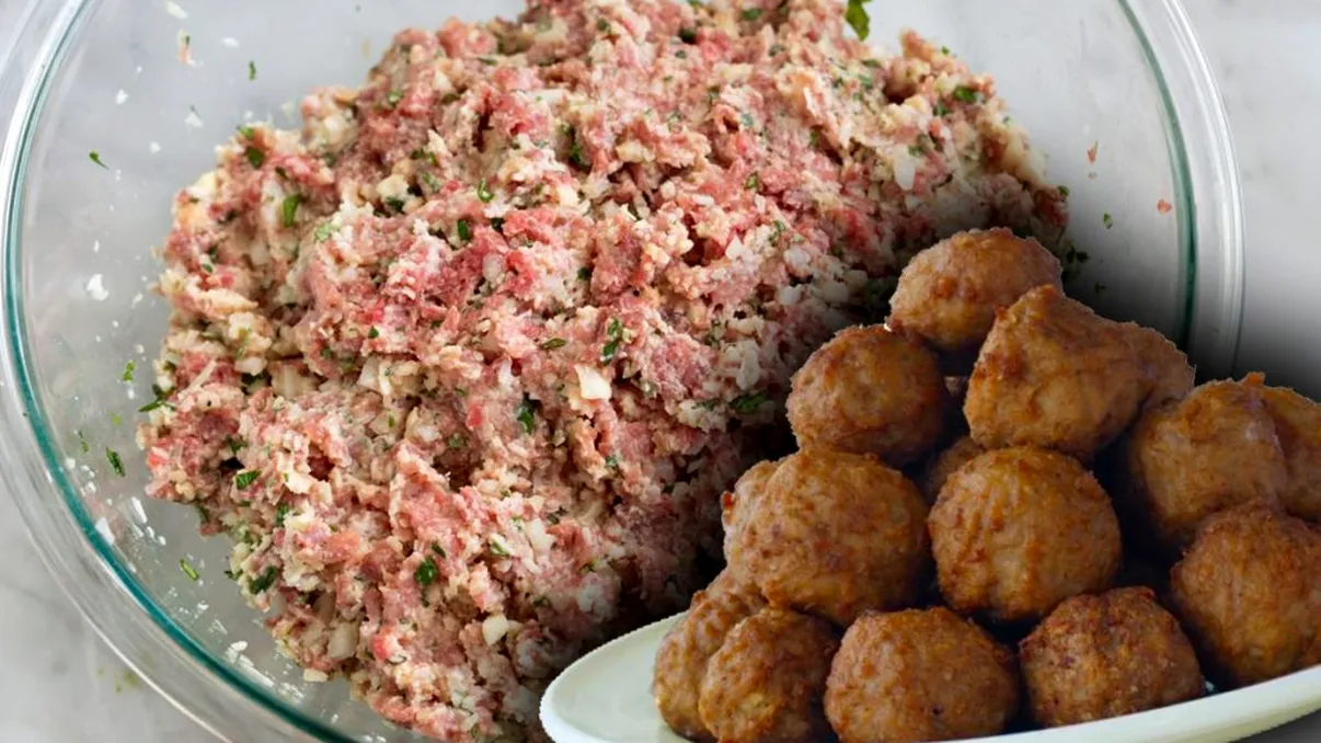 Ordinea în care trebuie amestecate ingredientele pentru cele mai gustoase chiftele. Secretul ca să iasă pufoase și savuroase