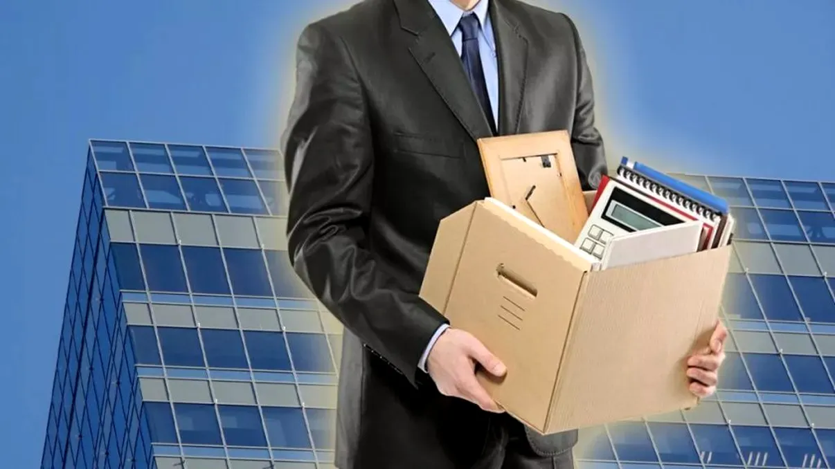 Românii care vor fi scutiți de valul de concedieri în 2025. Singurele domenii care scapă de restructurări