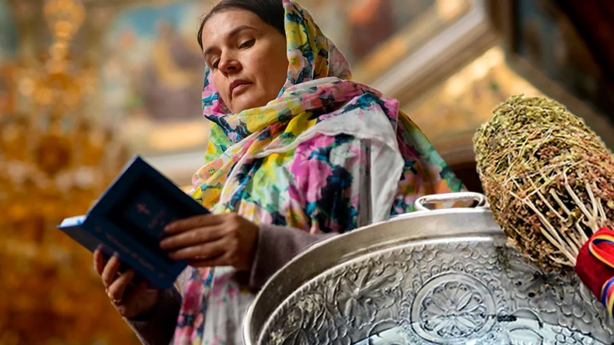 Sfințirea locuințelor de Bobotează: Ce simbolizează și ce trebuie să faci când primești preotul