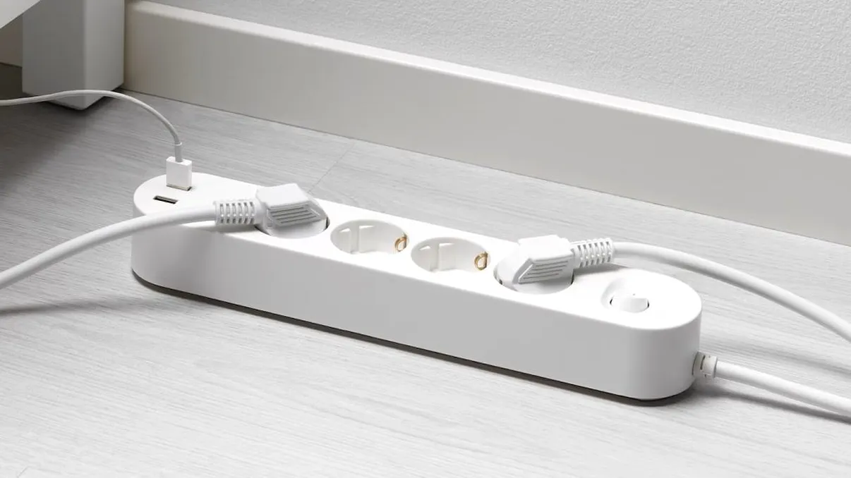 Aparatul electrocasnic pe care nu ar trebui să-l conectezi niciodată la un prelungitor. E cel mai periculos din casă, avertizează un electrician