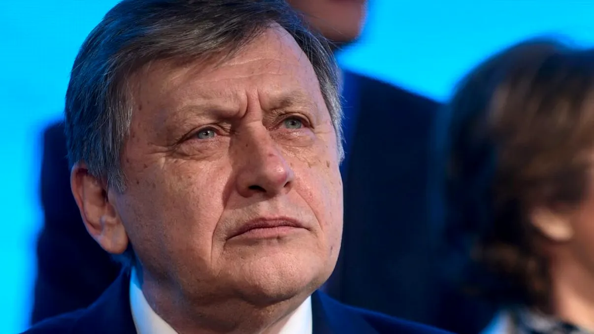 Cum arată și cu ce se ocupă fiica lui Crin Antonescu. Irina a rămas orfană de mamă la doar 3 ani