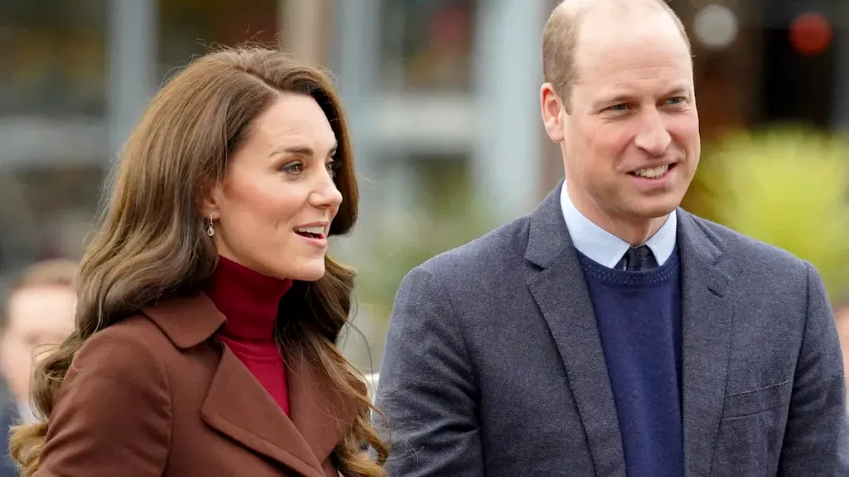 Kate Middleton şi Prinţul William, surprinşi într-o ipostază nouă. Prinţesa de Wales a uimit cu silueta, pare mai slabă ca niciodată