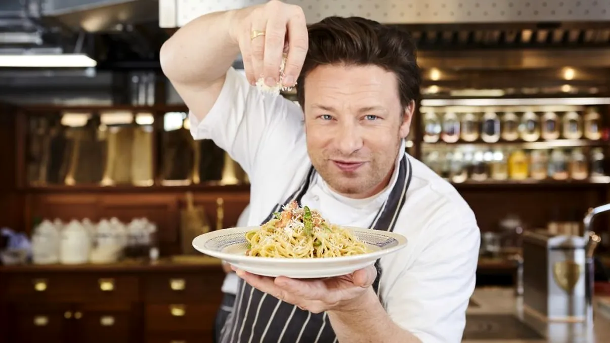 Cea mai simplă reţetă de paste. Are 5 ingrediente şi a fost inventată de Jamie Oliver