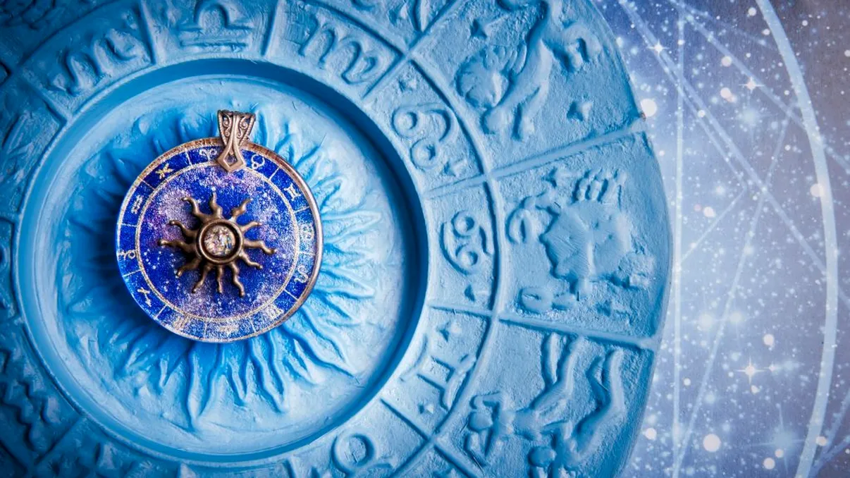 Horoscopul zilei de luni, 17 martie 2025. Munca din ultima perioadă da roade pentru cei în zodia Capricorn
