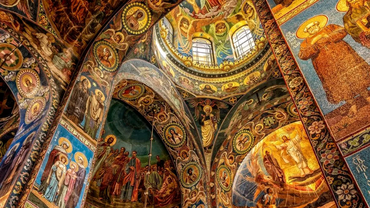 Gestul de omenie interzis în Lunea Luminată. Românii cred că fac o faptă bună, dar se spune că așa își dau norocul pe tot anul