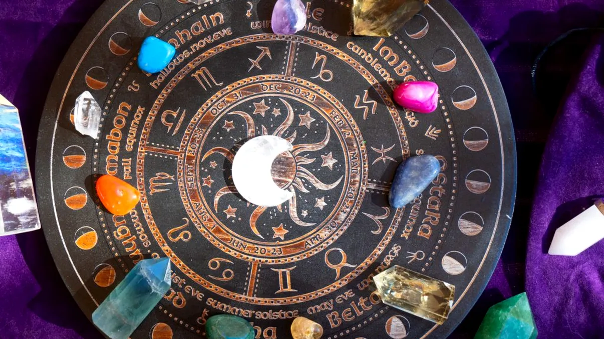 Horoscopul runelor 11–15 iunie 2025. Hagalaz se confruntă cu o provocare neașteptată