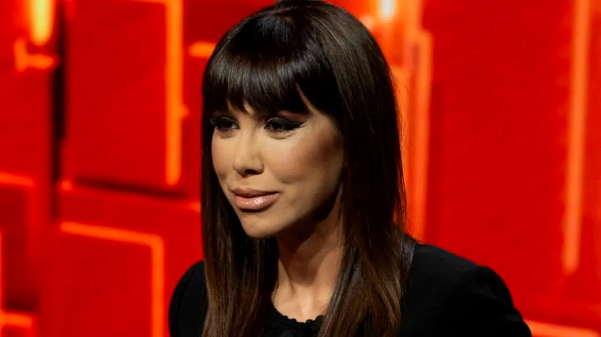 Imagini rare cu Denise Rifai. Cum îşi petrece timpul la plajă vedeta de la Kanal D